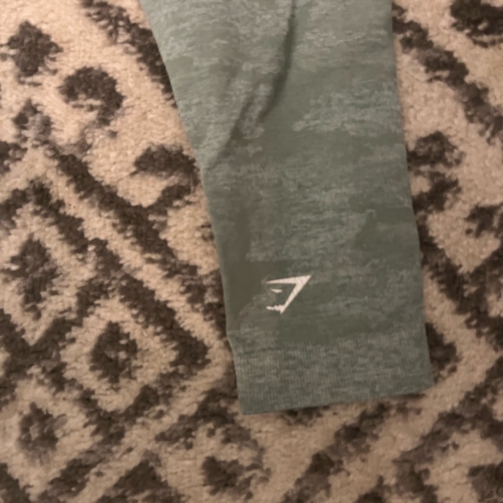Cinched Gymshark Green Camo Leggings - Picture 6 of 8